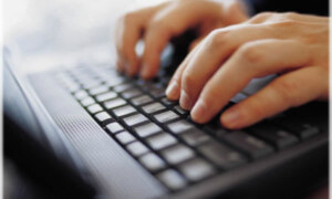 Paano Kumita ng Pera Gamit ang Computer at Internet